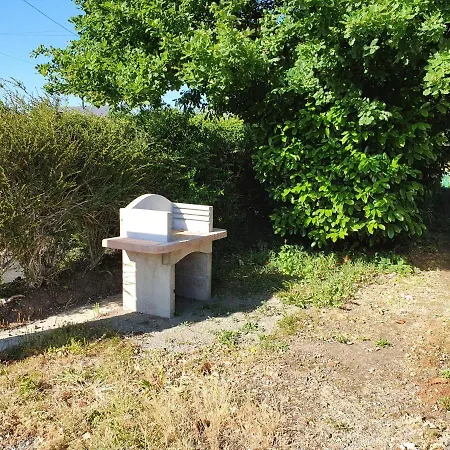 Holiday home Locmousteru