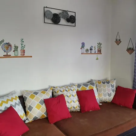 Locmousteru Holiday home Mousteru