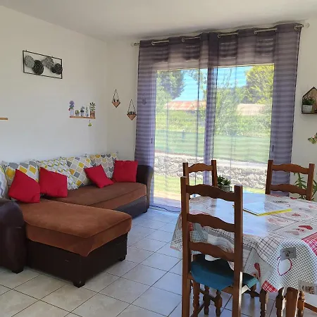 Locmousteru Holiday home Mousteru